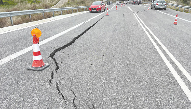 Αντιδράσεις και πολλά ερωτηματικά για την καθίζηση στο δρόμο της Μεσσαράς