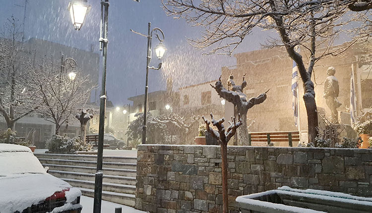 ΧΙΟΝΙΑ ΣΤΑ ΟΡΕΙΝΑ, ΚΡΥΟ ΠΑΝΤΟΥ Ο “Φίλιππος” καθυστερεί την άνοιξη
