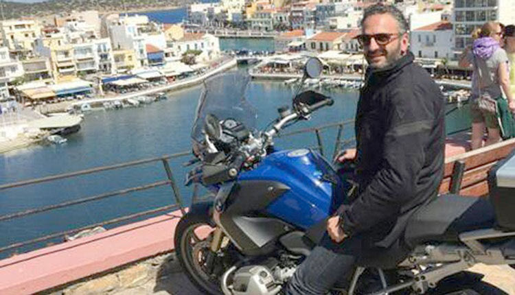 Θλίψη σκόρπισε ο θάνατος του Κώστα Λεονταράκη
