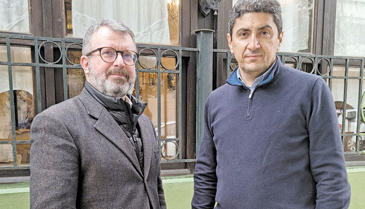   Ο κ. Αυγενάκης με τον προϊστάμενο της αθλητικής «Π» Αντώνη Παπουτσάκη