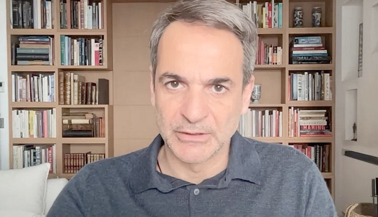 Ζήλεψε τον… Μακρόν ο πρωθυπουργός; Με νέο look εμφανίστηκε ο Κυριάκος Μητσοτάκης στο διάγγελμά του για τα μέτρα αντιμετώπισης της ενεργειακής ακρίβειας.