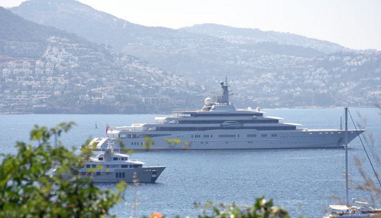 Ο Ρομάν Αμπράμοβιτς τρέχει για να αποφύγει τις κυρώσεις που ισχύουν από χθες.