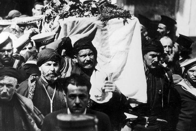 ΦΩΤΟΗΜΕΡΑΣ: 18 Μαρτίου 1936. Πεθαίνει ο Ελευθέριος Βενιζέλος. Λίγες μέρες αργότερα γίνεται η κηδεία του στα Χανιά.