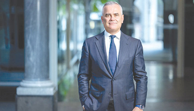 Αυτά είναι χρήματα, όχι αστεία! Οι τράπεζες της Ελβετίας φυλάσσουν ρωσικό πλούτο που φτάνει – και ίσως ξεπερνά – τα  213 δισεκατομμύρια δολάρια (περίπου 193 δισ. ευρώ), εκτιμά η ένωση χρηματοπιστωτικής βιομηχανίας της χώρας.