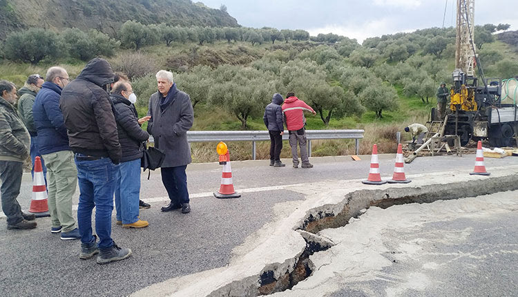 ΓΙΑ ΤΗ ΜΕΣΣΑΡΑ Μάχη με τον δρόμο και τον... χρόνο