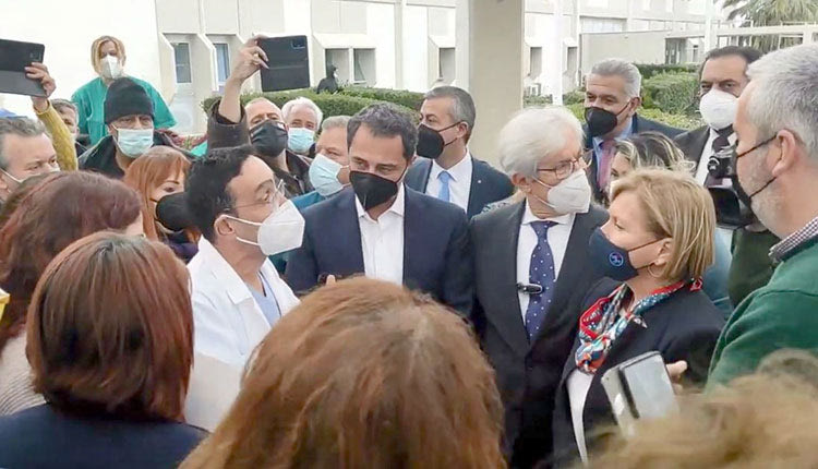 Διαμαρτυρία εργαζομένων στο ΠΑΓΝΗ 