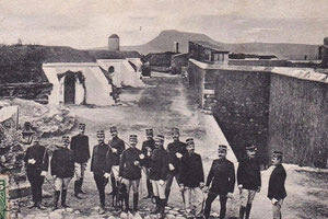 ΦΩΤΟΗΜΕΡΑΣ: Αξιωματικοί που ήρθαν στην Κρήτη να οργανώσουν το πρώτο σώμα πολιτοφυλακής στο νησί.