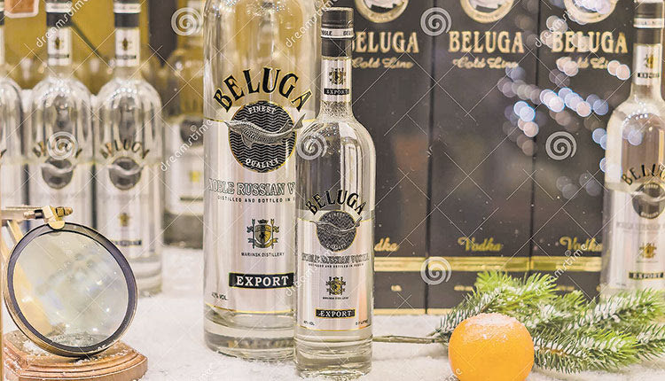 Σάλο προκάλεσε στη Βρετανία η αποκάλυψη ότι το πολυτελές πολυκατάστημα Harrods πουλούσε τη Beluga, τη ρωσική βότκα των 200 δολαρίων το μπουκάλι, κάτω από τον πάγκο!