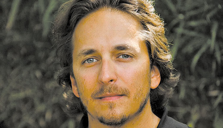 ο 52χρονος  Αμερικανός δημοσιογράφος και σκηνοθέτης Μπρεντ Ρενό