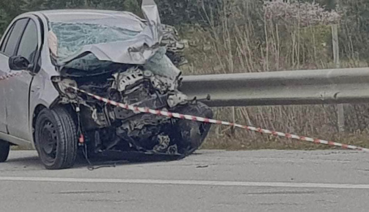 Από τα συντρίμμια των αυτοκινήτων ανασύρθηκαν νεκροί οι 2 οδηγοί