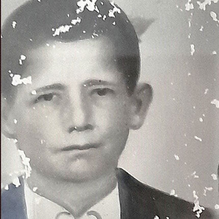 Ο Μανόλης Μανωλαράκης του Ματθαίου από το χωριό Γεράκι. Εκτελέστηκε από έναν φασίστα Γερμανό στις 23 Σεπτεμβρίου 1944, στη θέση «του Μαντηλάρη τ’ Αλώνι» στο χωριό Αγία Παρασκευή Πεδιάδος 