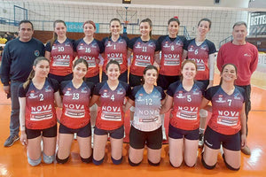 Η γυναικεία ομάδα της ΑΘΛΕΣΗ