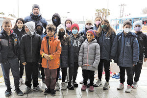 Τα παιδιά του «Ηράκλειο ‘91» με τον προπονητή τους