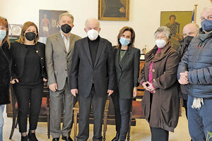 Στο γραφείο του δημάρχου έγινε η παραλαβή του κτηρίου για το νέο ΚΑΠΗ στη λ. Δημοκρατίας