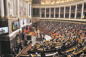 Με βιντεοκλήση στη γαλλική εθνοσυνέλευση ο Ζελένσκι