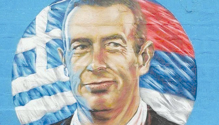 Είναι ένα γκράφιτι στο κέντρο Dorcel του Βελιγραδίου με τον Ελληνα αξιωματικό του πολεμικού ναυτικού Μαρίνο Ριτσούδη