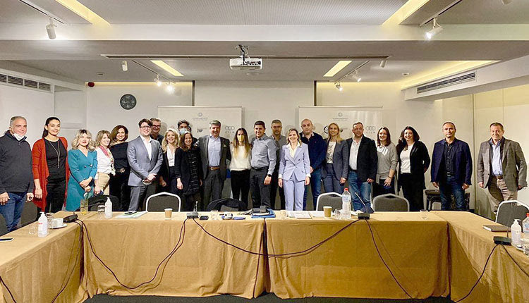 Εκπρόσωποι φορέων στη σύσκεψη για τους Παράκτιους Αγώνες