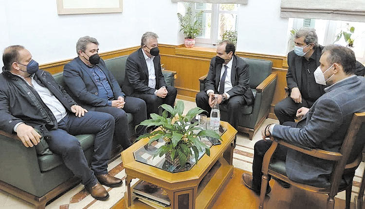 Σπίρτζης και Πολάκης στο γραφείο του Αρναουτάκη