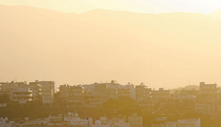 “Πνιγμένη” στην αφρικανική σκόνη μέχρι και το Σάββατο η Κρήτη