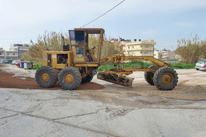 Με «εντέλλεσθε» Λαμπρινού η αποκατάσταση στο… λακκουβοδρόμιο Πήρε την ευθύνη για τις εργασίες στο εκτός σχεδίου πόλεως τμήμα της οδού Εμπειρίκου