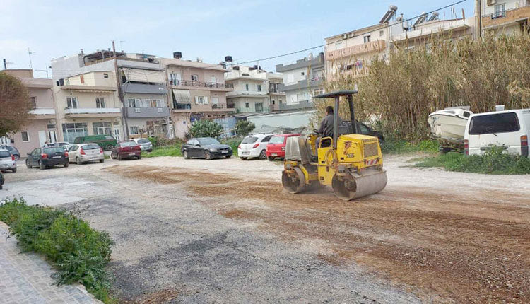 Με «εντέλλεσθε» Λαμπρινού η αποκατάσταση στο… λακκουβοδρόμιο Πήρε την ευθύνη για τις εργασίες στο εκτός σχεδίου πόλεως τμήμα της οδού Εμπειρίκου