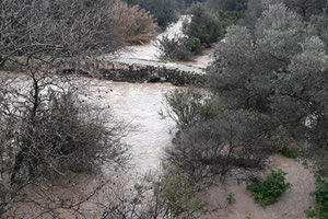 Η γέφυρα Μανουρά πλημμυρισμένη