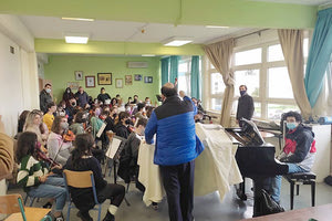 Στο Μουσικό Σχολείο ο μαέστρος και διευθυντής του Πολιτιστικού