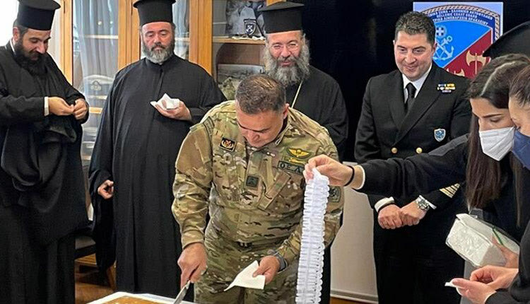Την πρωτοχρονιάτικη πίτα τους έκοψαν οι λιμενικοί