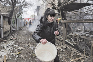 Εξαντλούνται τα αποθέματα σε νερό και τρόφιμα στη Μαριούπολη