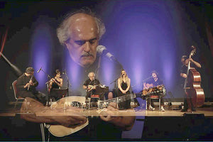 Μιχάλης Σταυρακάκης και «Σχήμα Δις Τρόπον» «Στου κύκλου τα γυρίσματα»