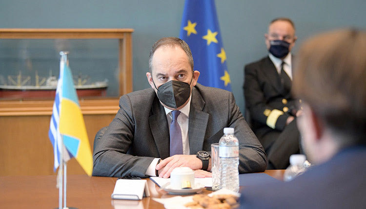 Τον πρέσβη της Ουκρανίας συνάντησε ο Γιάννης Πλακιωτάκης.