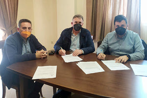 Στην υπογραφή δύο νέων συμβάσεων έργων προχώρησε ο δήμαρχος Μινώα Πεδιάδας Μανώλης Φραγκάκης