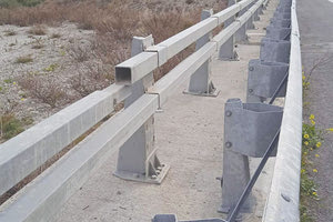 κλέβουν τις μπάρες από τον καινούριο δρόμο της Μεσσαράς