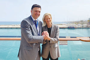 Ο υπουργός Τουρισμού με την CEO της TUI Cruises Wybcke Meier