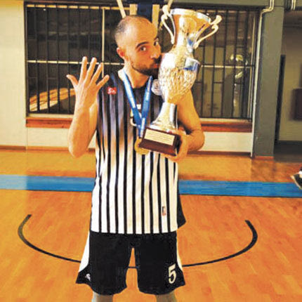 Ο αρχηγός της ομάδας Γιάννης Ερηνάκης