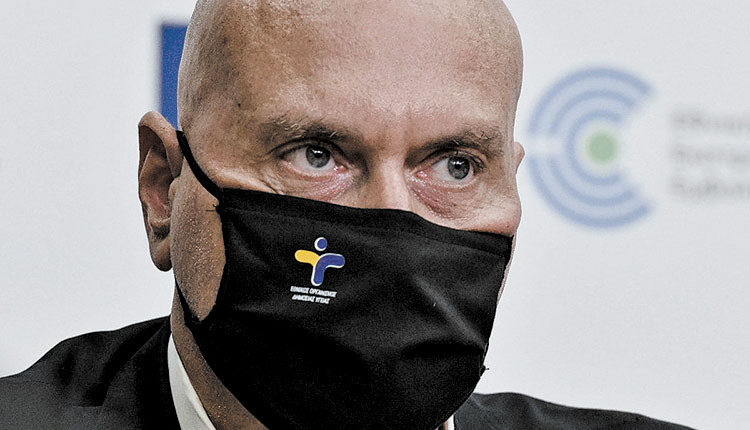 καθηγητής κ. Θεοκλής Ζαούτης,