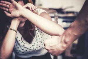 ενδοοικογενειακη βια