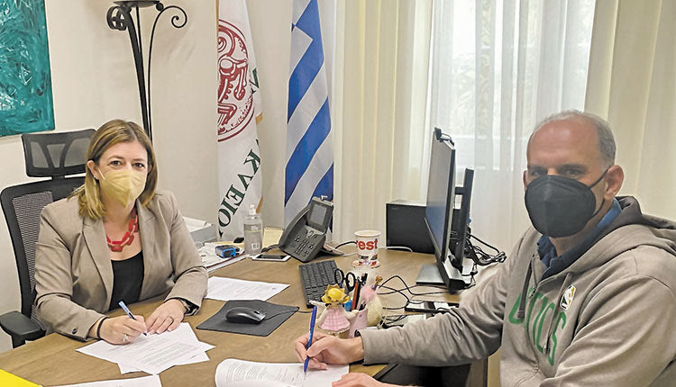 Από την υπογραφή της σύμβασης