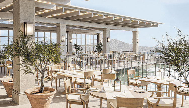 Ferragamo στην Ελούντα