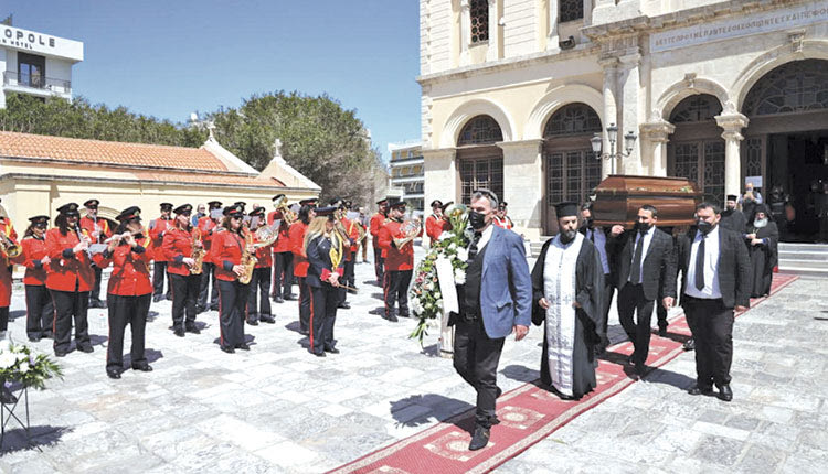 ΤΟ ΗΡΑΚΛΕΙΟ ΑΠΟΧΑΙΡΕΤΗΣΕ ΧΘΕΣ ΤΟΝ ΑΡΧΙΜΟΥΣΙΚΟ ΓΙΑΝΝΗ ΤΖΩΡΤΖΑΚΗ “Αντίο” υπό τους ήχους της αγαπημένης του Φιλαρμονικής;