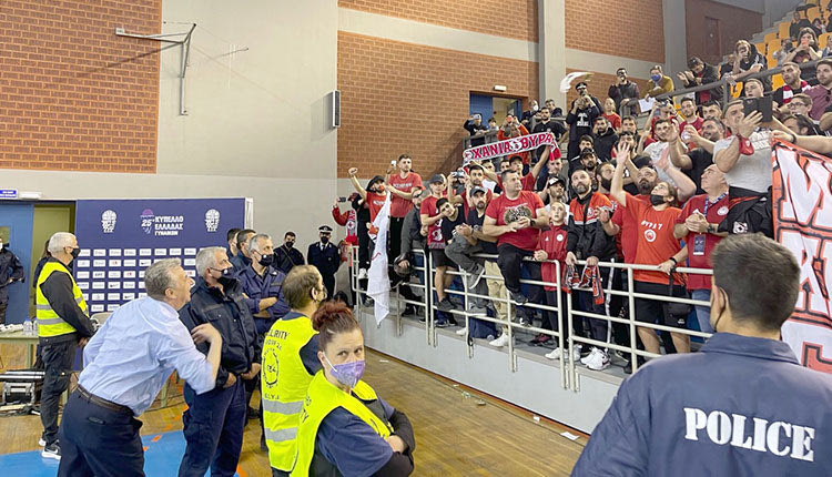 Μετάλλιο στους φιλάθλους για πρώτη φορά…