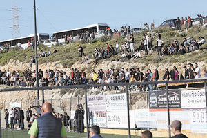 Κοσμοσυρροή χθες στο γήπεδο της Ελιάς για το μεγάλο ματς της ΑΕΚ με τον ΑΟΤ