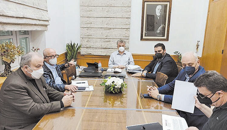 Από τη σύσκεψη που πραγματοποιήθηκε στην Περιφέρεια Κρήτης  