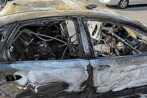 Ο 17χρονος δεν πρόλαβε να βγει από το φλεγόμενο αυτοκίνητο