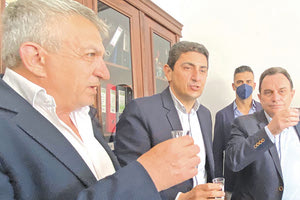 Δεν ήταν δυνατόν χθες να περάσει από τη Μεσσαρά ο υπουργός Αγροτικής Ανάπτυξης Γιώργος Γεωργαντάς και να μην λάβει της δέουσας περιποίησης και φιλοξενίας του νότου.