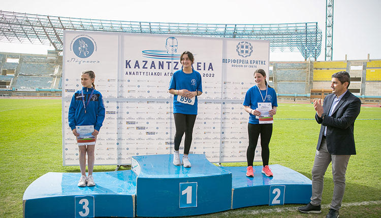 Ο κ. Αυγενάκης στις απονομές