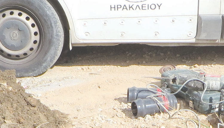 Αναγνώστης της «Π» έθεσε ένα σημαντικό ερώτημα σε σχέση με το πού βρίσκονται οι  βάνες καθαρισμού του δικτύου ύδρευσης της περιοχής Μασταμπά