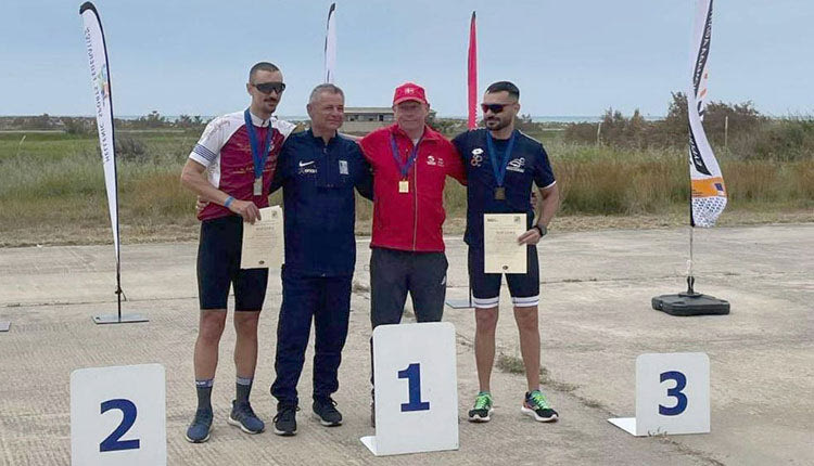 Εξαιρετική εμφάνιση για τον Οικονόμου (δεξιά) του σωματείου «Μεγαλόνησος»