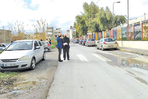 Ο δήμαρχος πήρε την ευθύνη για την ασφαλτόστρωση του δρόμου που είναι... εκτός σχεδίου πόλης