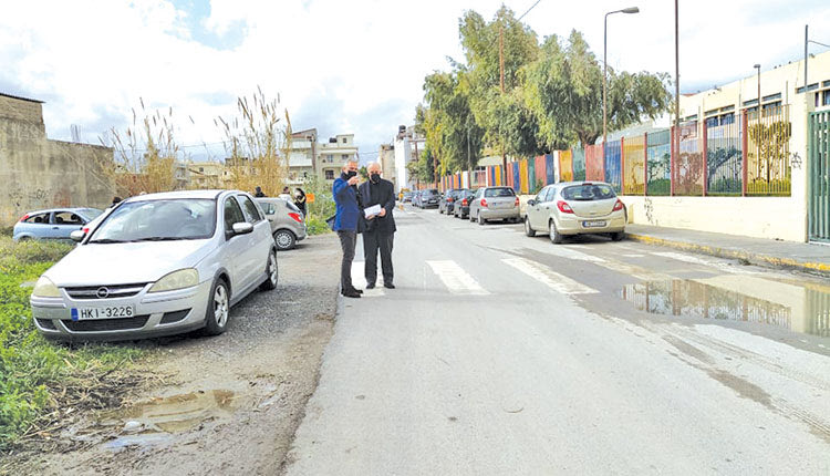 Ο δήμαρχος πήρε την ευθύνη για την ασφαλτόστρωση του δρόμου που είναι... εκτός σχεδίου πόλης